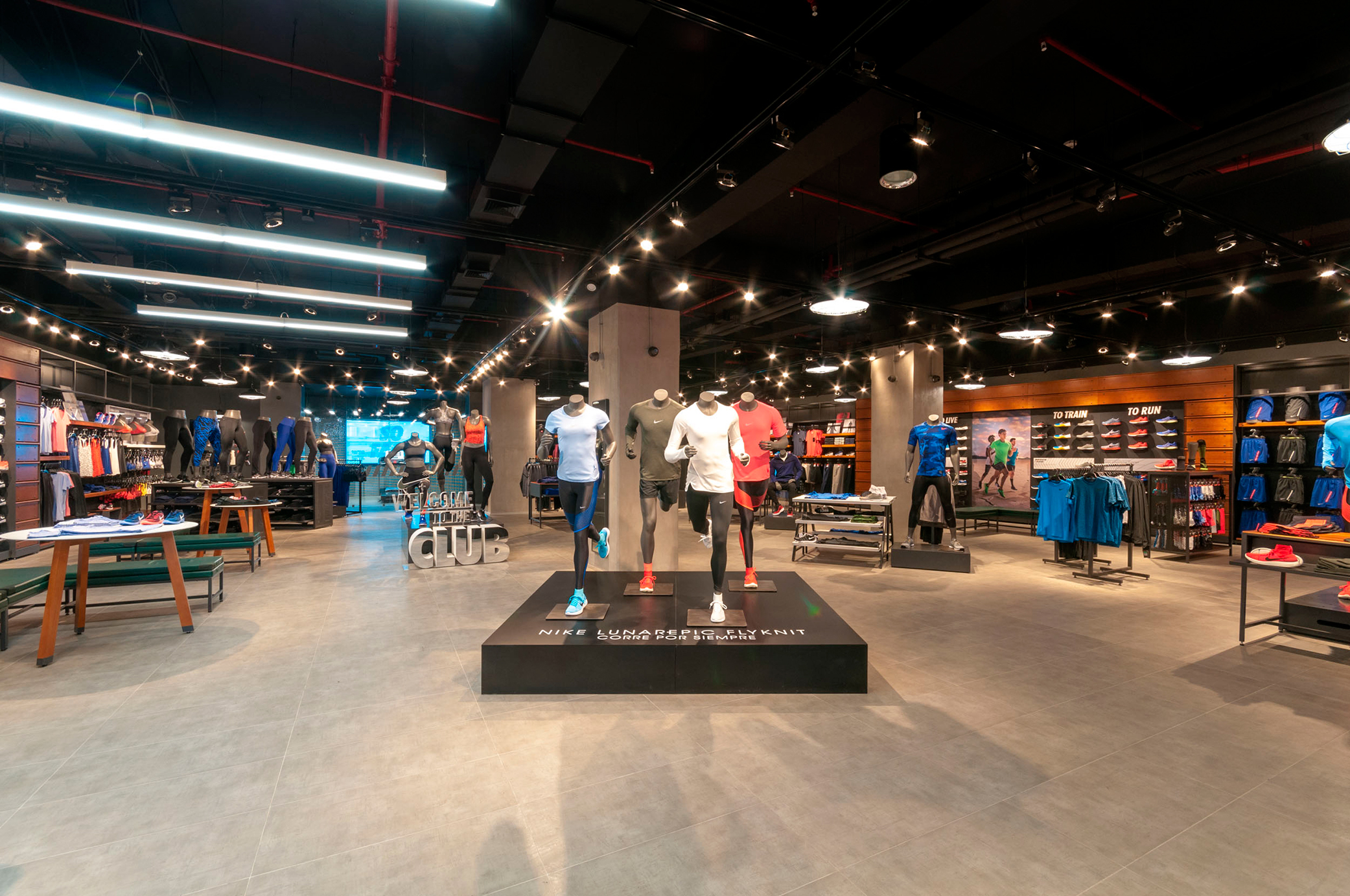 No pretencioso negocio Encommium La nueva tienda Nike en Casa Costanera - Ladyrun