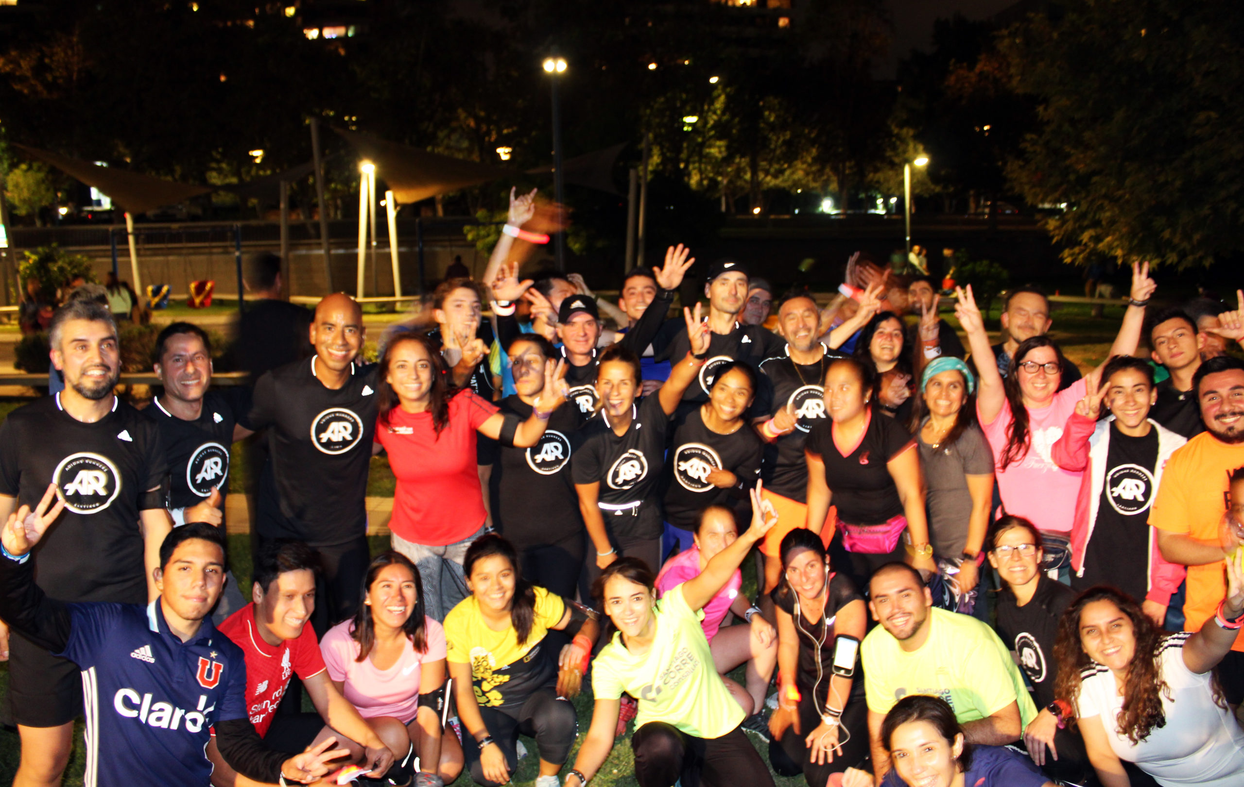 Adidas runners hotsell santiago